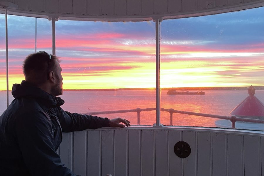 Kystledhytta Gullholmen fyr. Fyrstasjonene er populære reisemål. Få steder har bedre utsikt over vann.